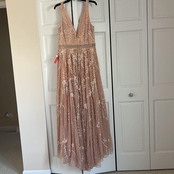 Mac Duggal EMBELLISHED V-NECK LONG GOWN - Picture 10 of 16